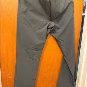 Men's Cargo Pants in Dark Gray